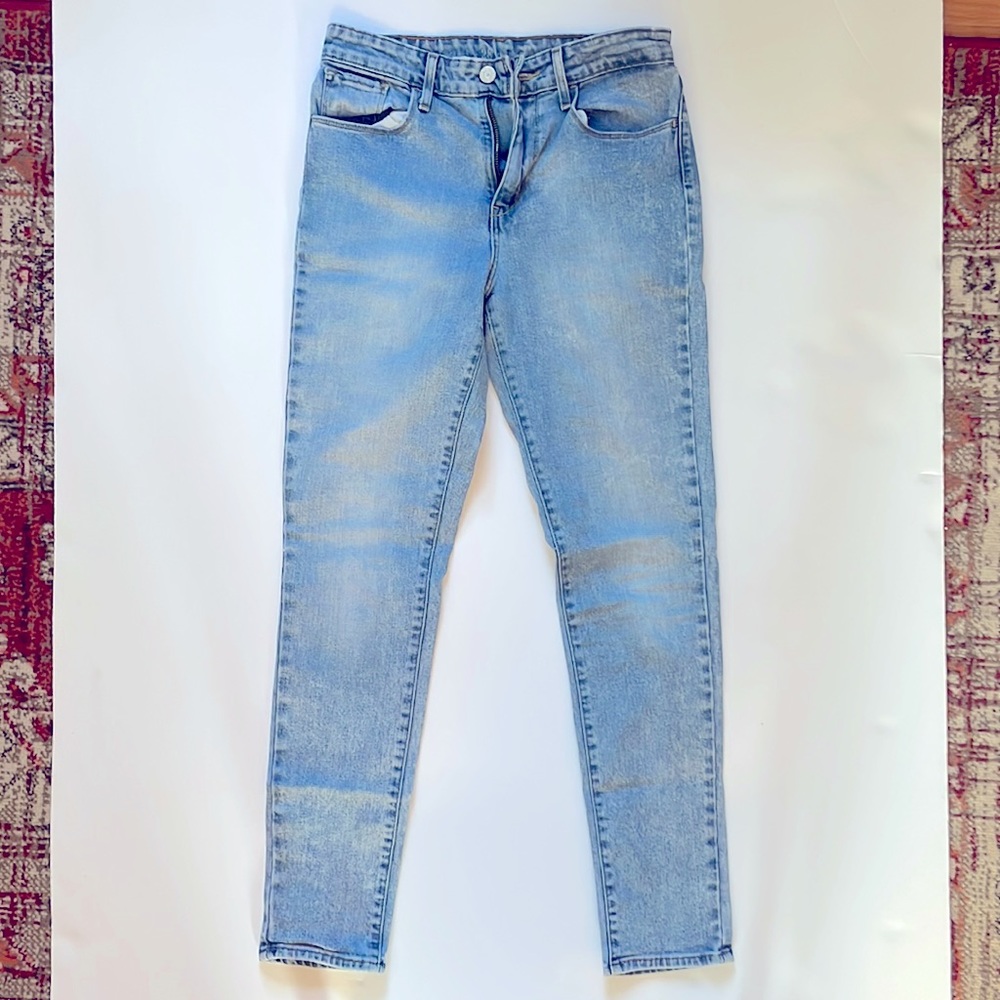 Levi’s high waisted skinny jeans in light blue